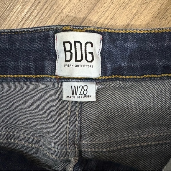 BDG Urban Outfitters Women’s 28x25 High-Rise SLIM Straight Leg Jeans Dark - Picture 3 of 13